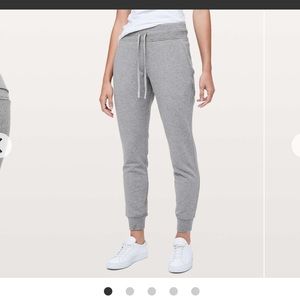 Lululemon women’s joggers